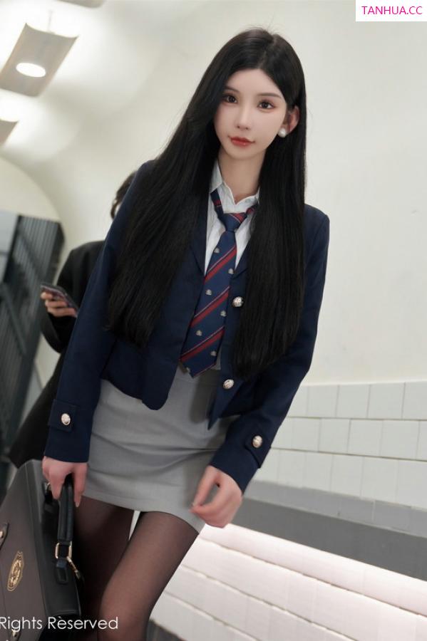 周于希dummy  [XiuRen]高清写真图 2023.07.14 No.7086 周于希Sally 制服短裙第10张图片